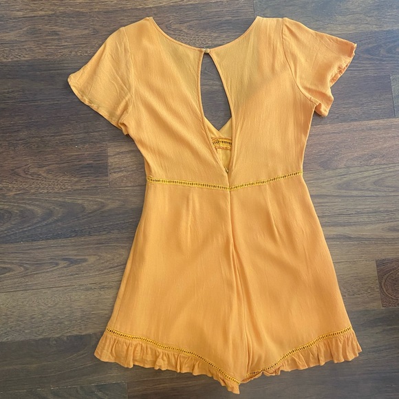 Urban Outfitters Romper - Picture 3 of 3